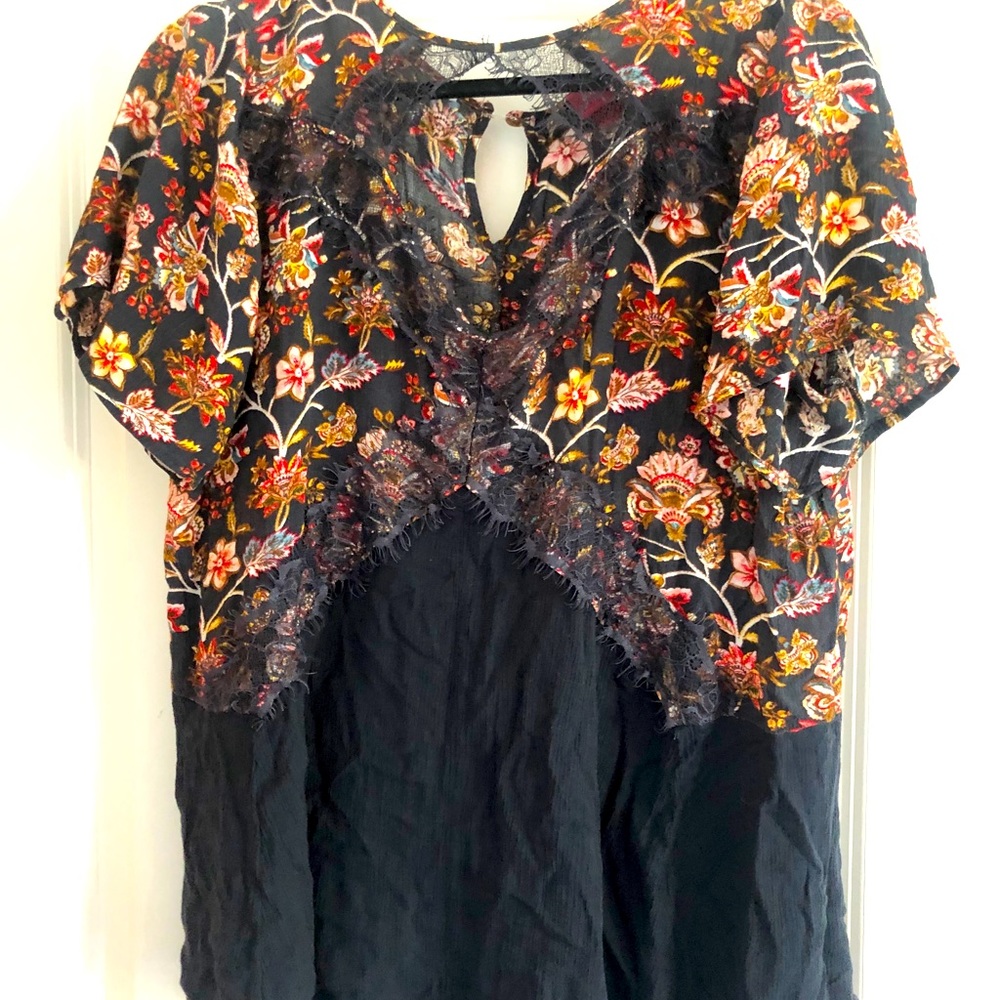 Floral lace top